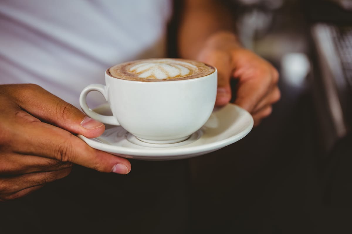 Dicas para vender café – Contrate um barista