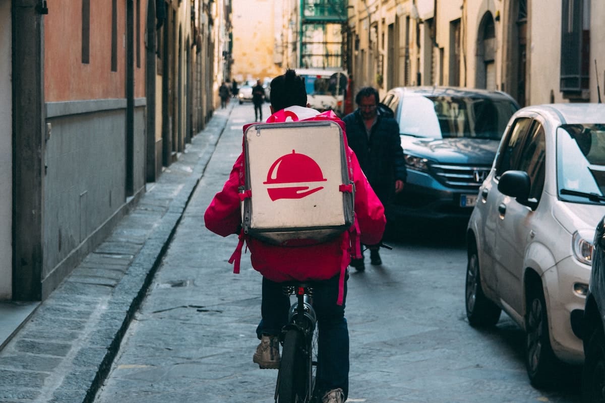 Defina as modalidades de pedido e delivery de comida que você vai oferecer