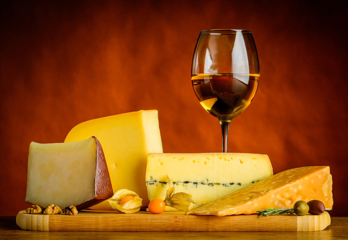 Tipos de queijo e tudo o que você precisa saber sobre eles Tipos de queijo e tudo o que você precisa saber sobre eles